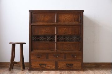 アンティーク家具　組子入り引き戸がおしゃれな和製アンティークの茶箪笥(収納棚)