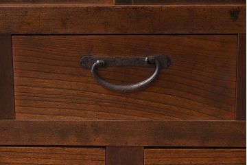 アンティーク家具　組子入り引き戸がおしゃれな和製アンティークの茶箪笥(収納棚)