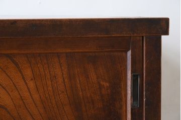 アンティーク家具　組子入り引き戸がおしゃれな和製アンティークの茶箪笥(収納棚)