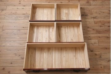 【N様ご成約分】中古　岩谷堂箪笥　手打ち金具　木地呂塗り　上質な重ね衣装箪笥