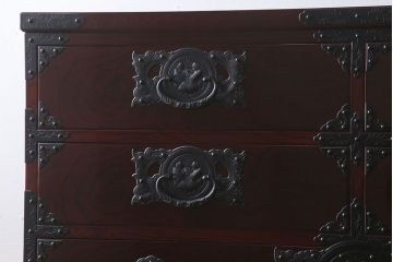 【N様ご成約分】中古　岩谷堂箪笥　手打ち金具　木地呂塗り　上質な重ね衣装箪笥