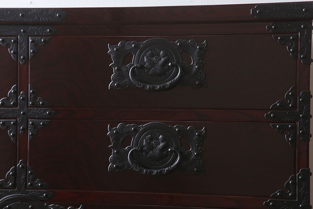 【N様ご成約分】中古　岩谷堂箪笥　手打ち金具　木地呂塗り　上質な重ね衣装箪笥