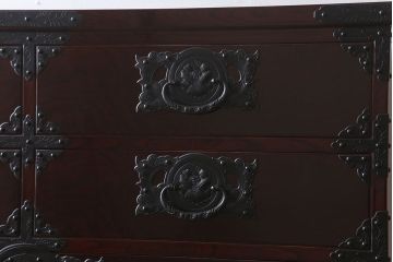 【N様ご成約分】中古　岩谷堂箪笥　手打ち金具　木地呂塗り　上質な重ね衣装箪笥