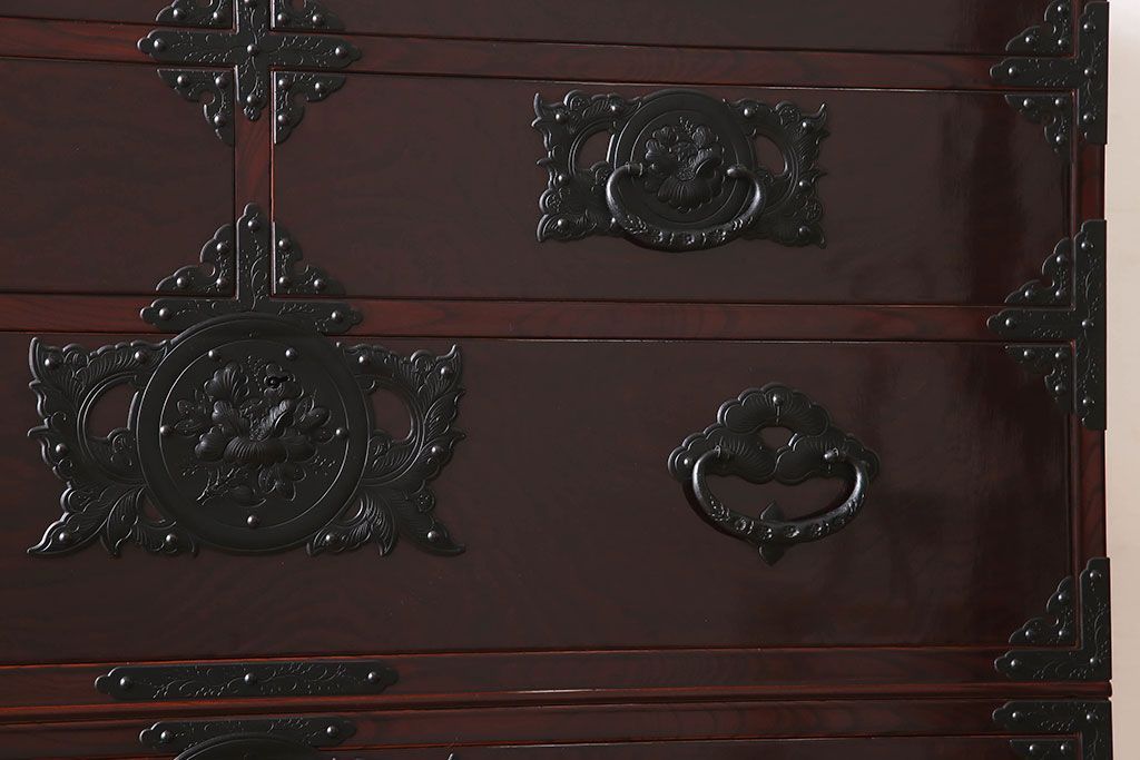 【N様ご成約分】中古　岩谷堂箪笥　手打ち金具　木地呂塗り　上質な重ね衣装箪笥