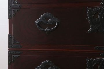 【N様ご成約分】中古　岩谷堂箪笥　手打ち金具　木地呂塗り　上質な重ね衣装箪笥