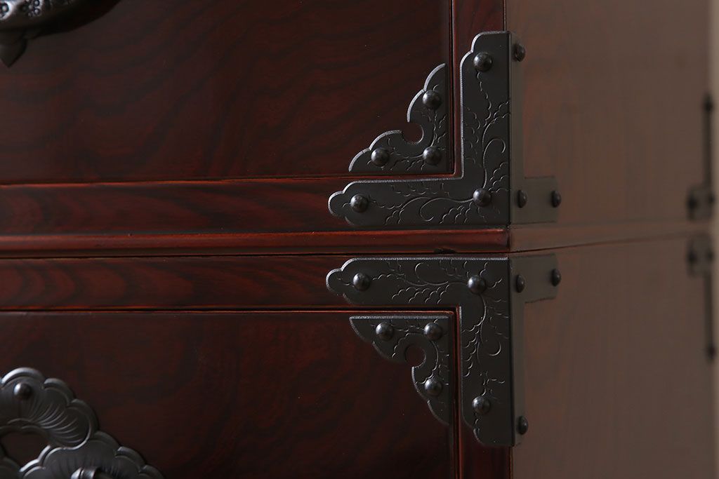 【N様ご成約分】中古　岩谷堂箪笥　手打ち金具　木地呂塗り　上質な重ね衣装箪笥