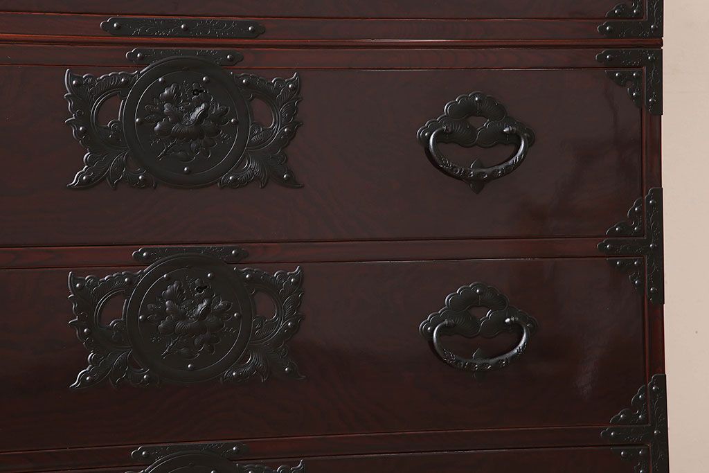 【N様ご成約分】中古　岩谷堂箪笥　手打ち金具　木地呂塗り　上質な重ね衣装箪笥