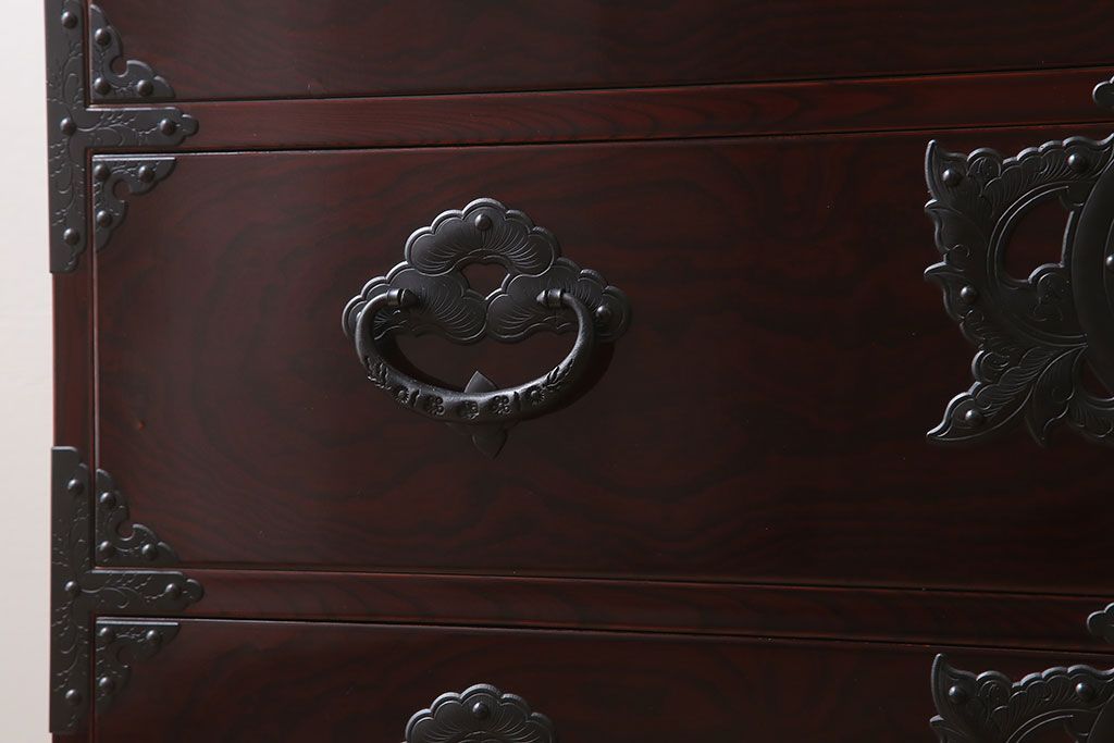 【N様ご成約分】中古　岩谷堂箪笥　手打ち金具　木地呂塗り　上質な重ね衣装箪笥