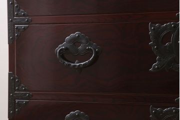 【N様ご成約分】中古　岩谷堂箪笥　手打ち金具　木地呂塗り　上質な重ね衣装箪笥