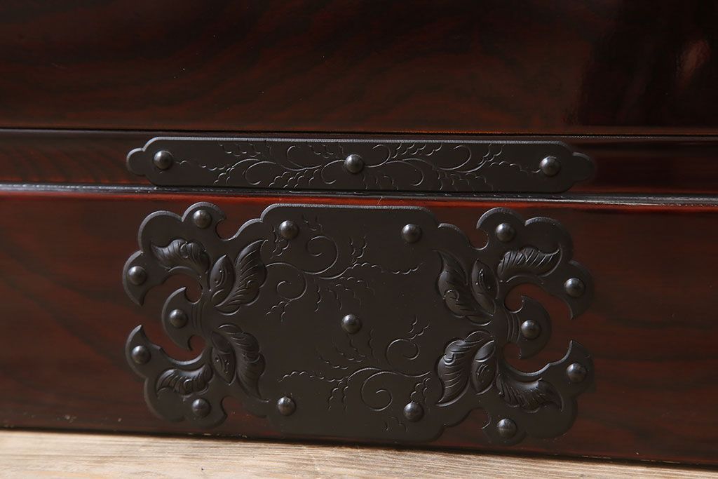 【N様ご成約分】中古　岩谷堂箪笥　手打ち金具　木地呂塗り　上質な重ね衣装箪笥