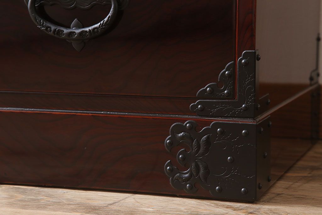 【N様ご成約分】中古　岩谷堂箪笥　手打ち金具　木地呂塗り　上質な重ね衣装箪笥