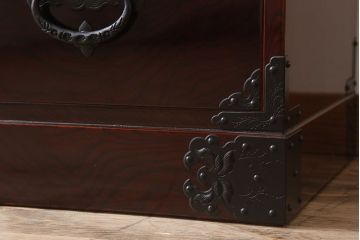 【N様ご成約分】中古　岩谷堂箪笥　手打ち金具　木地呂塗り　上質な重ね衣装箪笥