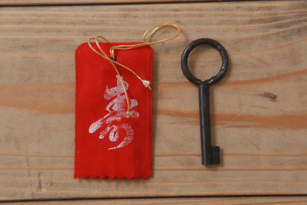 【N様ご成約分】中古　岩谷堂箪笥　手打ち金具　木地呂塗り　上質な重ね衣装箪笥