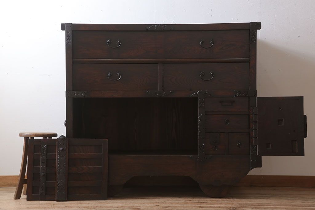 アンティーク家具　古民具・骨董　前面欅材製　江戸期の三国車箪笥