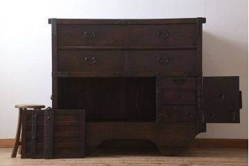 アンティーク家具　古民具・骨董　前面欅材製　江戸期の三国車箪笥