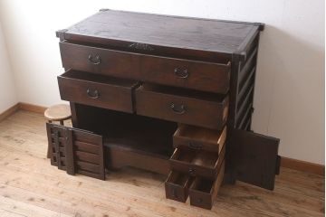 アンティーク家具　古民具・骨董　前面欅材製　江戸期の三国車箪笥