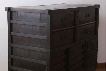 アンティーク家具　古民具・骨董　前面欅材製　江戸期の三国車箪笥