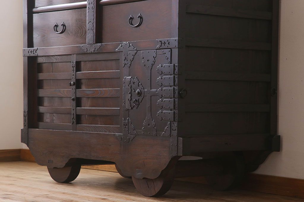 アンティーク家具　古民具・骨董　前面欅材製　江戸期の三国車箪笥