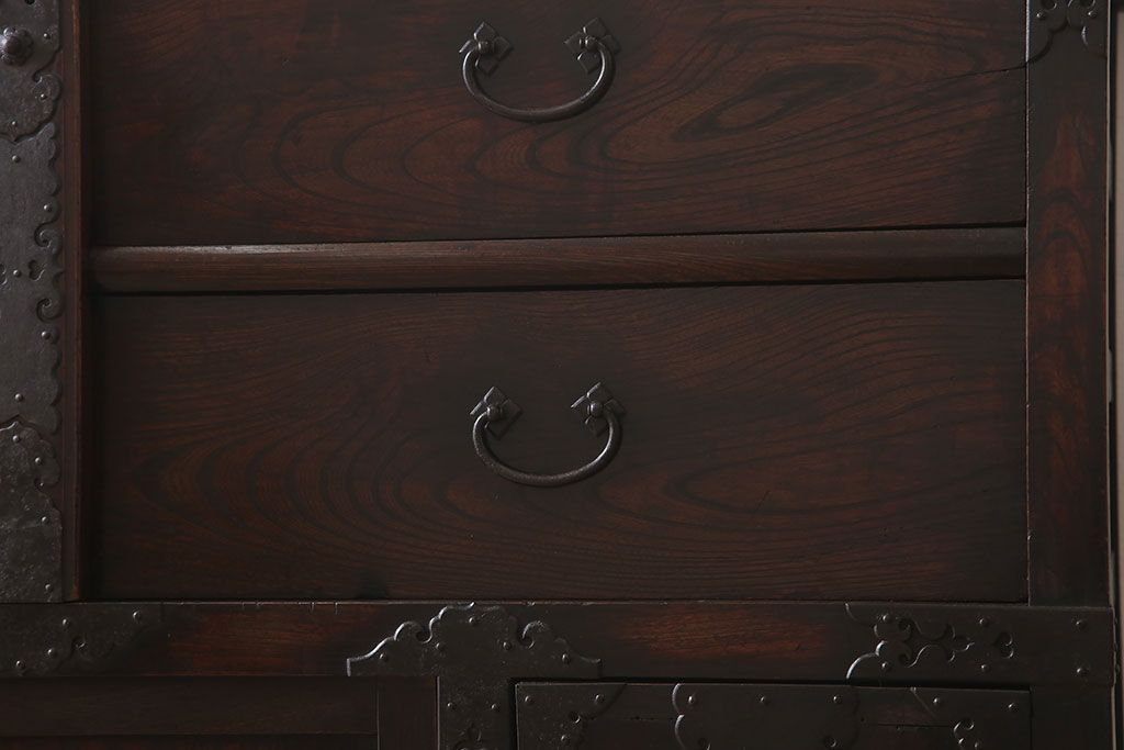 アンティーク家具　古民具・骨董　前面欅材製　江戸期の三国車箪笥