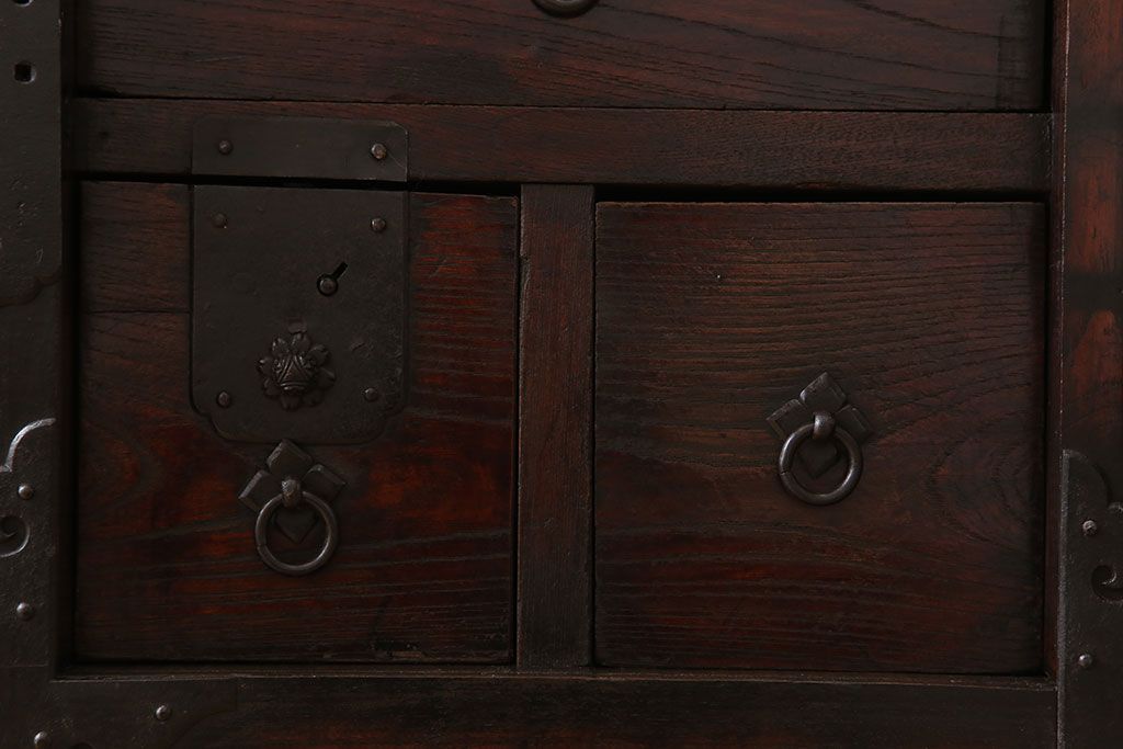 アンティーク家具　古民具・骨董　前面欅材製　江戸期の三国車箪笥