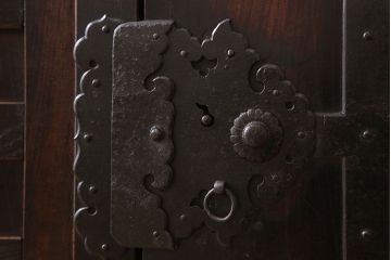 アンティーク家具　古民具・骨董　前面欅材製　江戸期の三国車箪笥