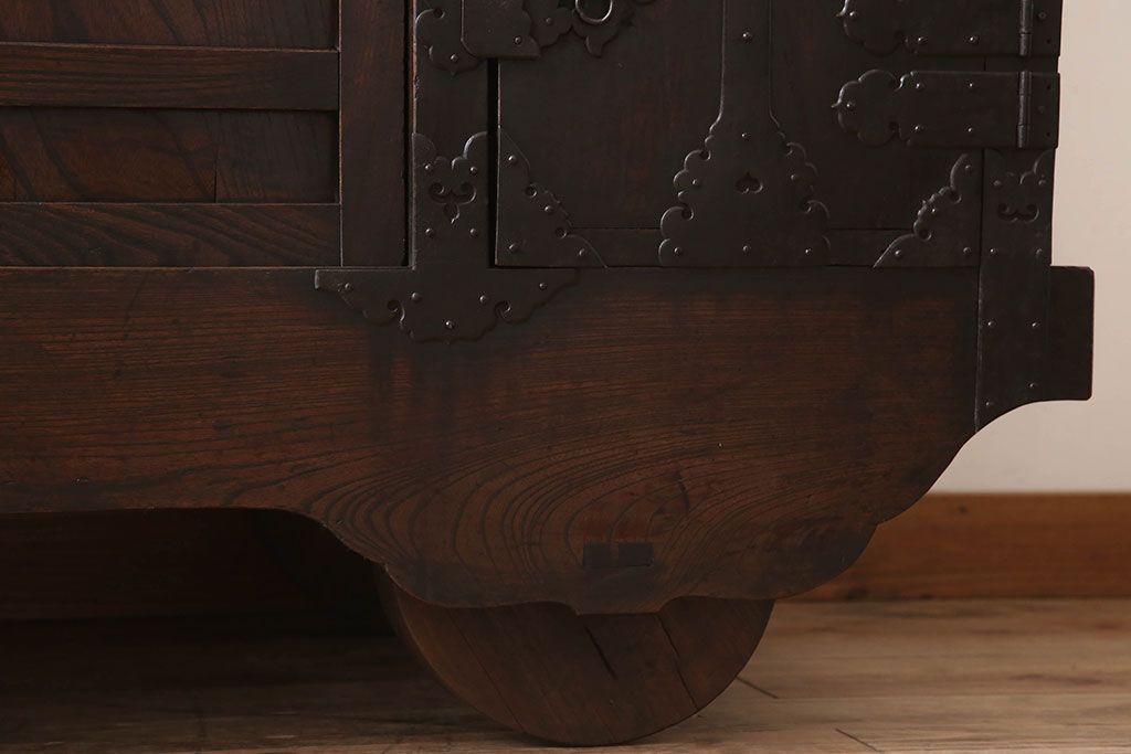 アンティーク家具　古民具・骨董　前面欅材製　江戸期の三国車箪笥