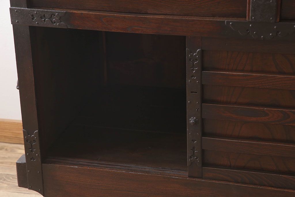 アンティーク家具　古民具・骨董　前面欅材製　江戸期の三国車箪笥