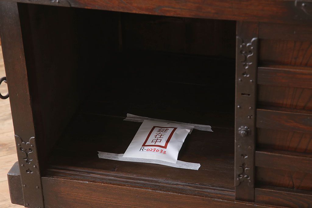 アンティーク家具　古民具・骨董　前面欅材製　江戸期の三国車箪笥