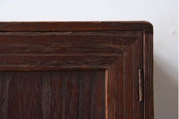 アンティーク家具　古い木製の小さな戸棚(収納棚・小引き出し)