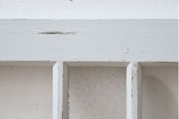 ダイヤガラス入り!フレンチグレーペイントのアンティーク明り取り(1)