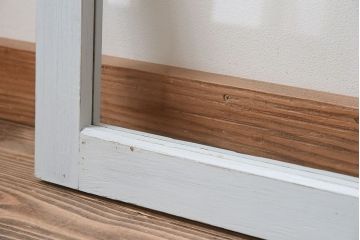 ダイヤガラス入り!フレンチグレーペイントのアンティーク明り取り(1)