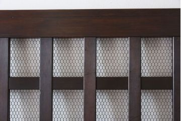 檜・欅材製　重厚な古い木製のアンティークくぐり戸(玄関戸)