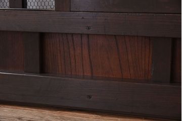 檜・欅材製　重厚な古い木製のアンティークくぐり戸(玄関戸)