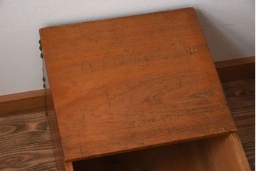 アンティーク雑貨 檜材製 昭和期 古い商店で使われていたレトロな木箱(収納箱)(3)