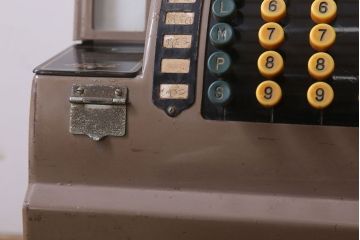 アンティーク雑貨　昭和レトロ!ノスタルジックなアンティークレジスター(1)
