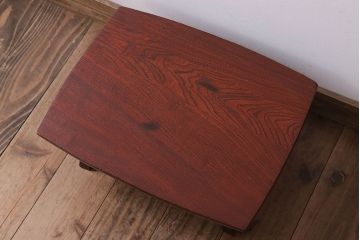 レトロ家具　小振りなサイズ!栓材製　レトロなアンティークちゃぶ台(飾り台)(1)