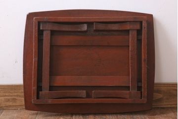 レトロ家具　小振りなサイズ!栓材製　レトロなアンティークちゃぶ台(飾り台)(1)