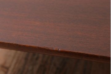レトロ家具　小振りなサイズ!栓材一枚板　レトロなアンティークちゃぶ台(飾り台)