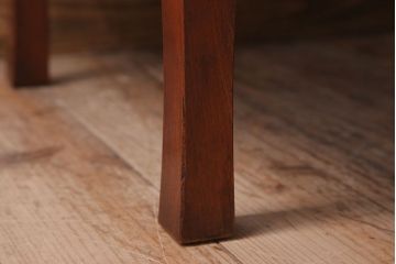 レトロ家具　小振りなサイズ!栓材一枚板　レトロなアンティークちゃぶ台(飾り台)