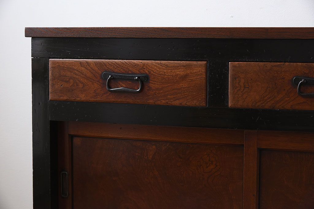 アンティーク家具　古民具・骨董　前面欅材・枠檜材製　明治期の古い時代箪笥サイドボード