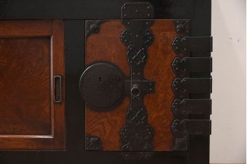 アンティーク家具　古民具・骨董　前面欅材・枠檜材製　明治期の古い時代箪笥サイドボード