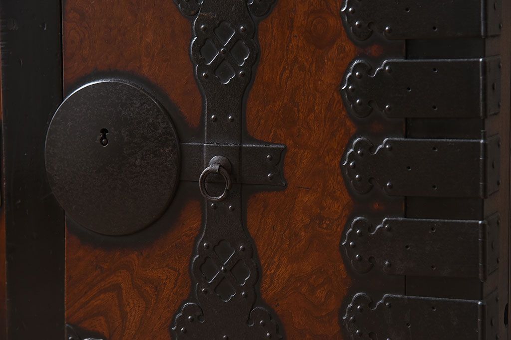 アンティーク家具　古民具・骨董　前面欅材・枠檜材製　明治期の古い時代箪笥サイドボード