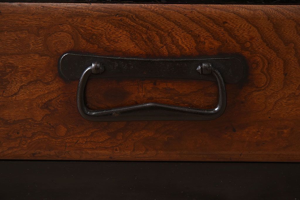 アンティーク家具　古民具・骨董　前面欅材・枠檜材製　明治期の古い時代箪笥サイドボード