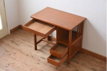 レトロ家具　タモ材製!レトロな和製アンティークの片袖机(デスク)