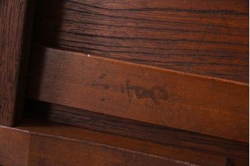レトロ家具　小振りなサイズ!栓材製　レトロなアンティークちゃぶ台(飾り台)(3)