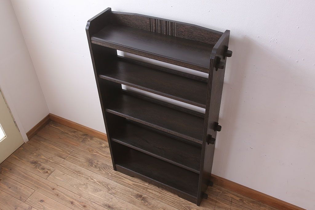 レトロ家具　ラワン材製　古い木のレトロな楔(くさび)式本棚(ディスプレイラック)