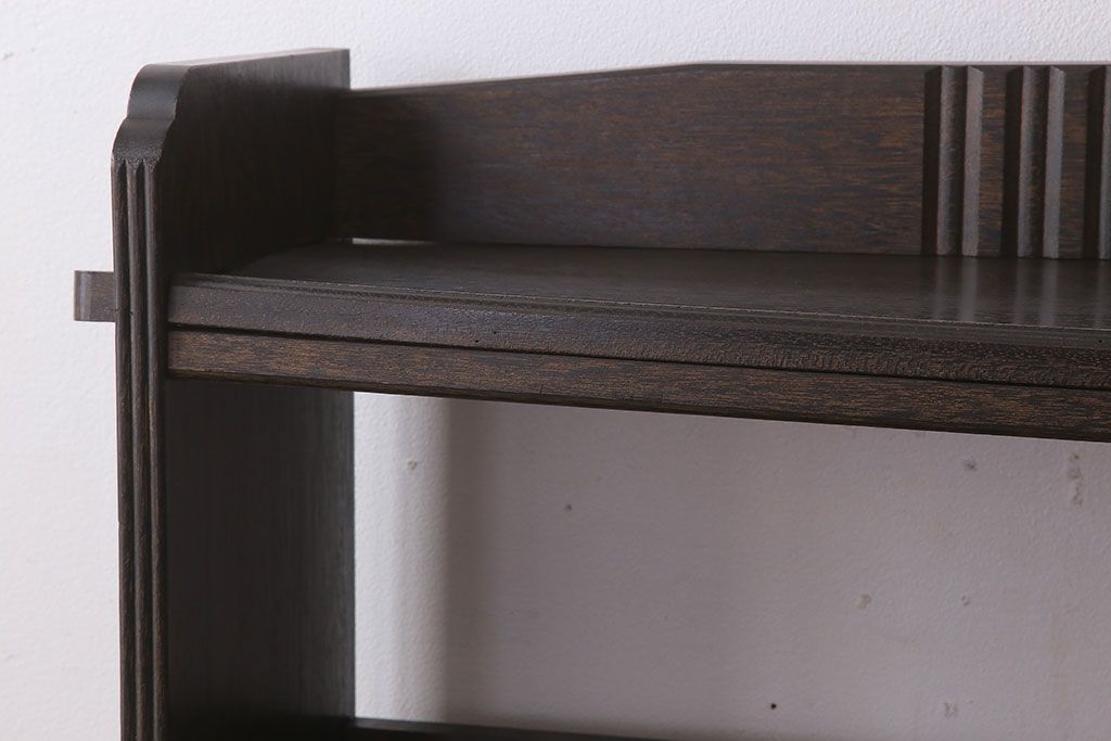 レトロ家具　ラワン材製　古い木のレトロな楔(くさび)式本棚(ディスプレイラック)