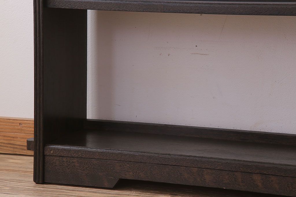 レトロ家具　ラワン材製　古い木のレトロな楔(くさび)式本棚(ディスプレイラック)