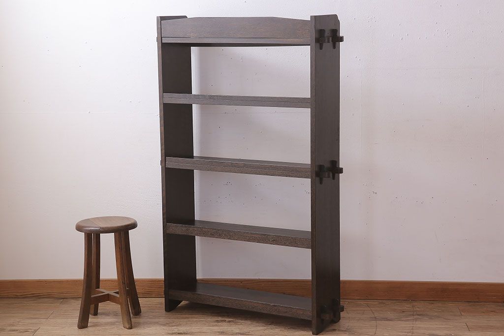 レトロ家具　ラワン材製　古い木のレトロな楔(くさび)式本棚(ディスプレイラック)