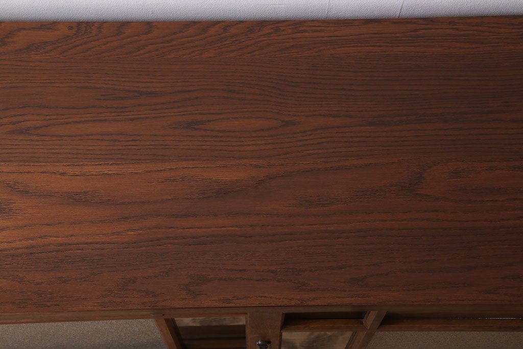 アンティーク家具　ナラ材製!色ガラスとダイヤガラス入りのサイドキャビネット(サイドボード)